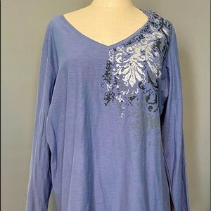 NWT WOMAN’S Long sleeved Carroll Reed t-shirt